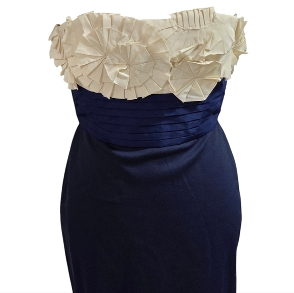 BCBGMaxazria Blue Floral Appliqué Strapless Carbon Bodycon Dress Size 2 New $278 - Picture 7 of 13